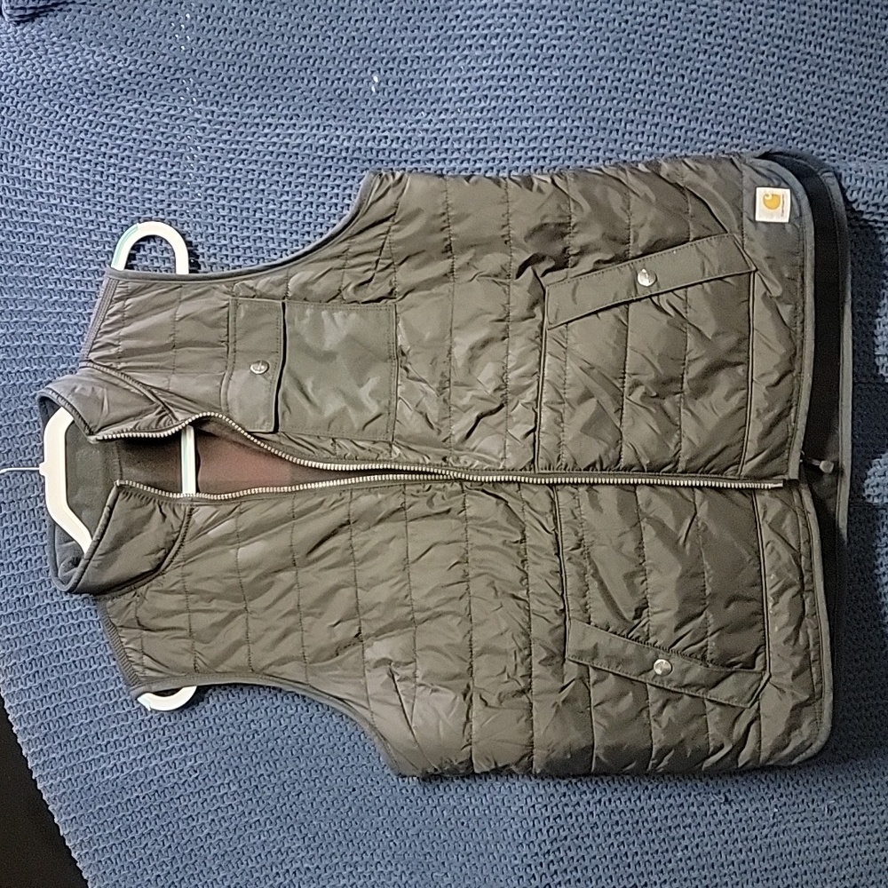 Womens reversable Carhartt vest. I think a Large